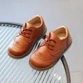 Classic brown wingtip brogue shoes for children with textured leather and lace-up design - EU 21 / Inner Length 13.5cm / Tan