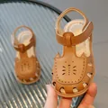 Sandales romaines marron évidées pour bébés filles avec motifs de cœur et velcro - Taille 21 (Longueur Intérieure 14,5cm) / Fauve