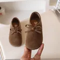 Meisjes ballerina's van bruin suède met strik en retro stijl voor kinderen - EU 24 / camel