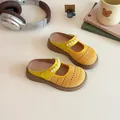 Girls' yellow crochet mesh Mary Jane clogs with faux pearl straps and thick soles - Size 26 (15.5cm) / Yellow