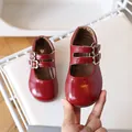 Red shiny patent leather Mary Jane shoes for girls with heart-shaped metal buckles - EU 23 / Burgundy