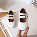 Classic white patent leather Mary Jane shoes for girls with vintage metal buckles - EU 23 / Off White