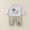 Kleinkind-Set mit grauem Welpen-Sweatshirt und khakifarbenen Jogginghosen aus Baumwolle - 73cm / Graues Oberteil + Khaki Hose