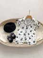 Kortmouwige baby romper met schattige panda- en bamboeprint op wit katoenen materiaal - 66 / Panda
