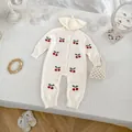 Flachbild von Baby-Strick-Jumpsuit mit Kirschmuster und passender Baskenmütze im Set - Kirsch Dreiteiliges Outfit / 66cm