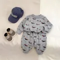 Ensemble sweat gris pour enfant avec imprimés teckels, pantalon et casquette bleue - Gris / 73cm