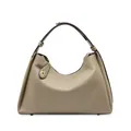 Bolso hobo de cuero granulado topo con correa ajustable y detalles metálicos dorados - Gris claro