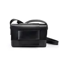Bolso bandolera minimalista de cuero tejido negro con correa ancha y diseño sobrio - Negro