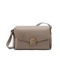 Sac bandoulière élégant en cuir tanné végétal taupe avec boucle métallique dorée - Gris