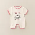 Kurzärmeliger Baby-Strampler aus cremefarbenem Rippstrick mit rosa Saum und Welpen-Druck - Beige / 66cm