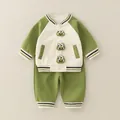 Grüner Baby Baumwoll Baseballanzug mit 3D Froschfiguren und gestreiften Bündchen - 73cm / Grün