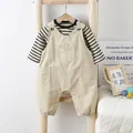 Baby Zweiteiler mit gestreiftem Langarmshirt und beige Baumwolle Trägerhose Set - Oberteil Und Unterteil / Khaki Lächelndes Gesicht Latzhose / 73cm