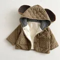 Chaqueta acolchada con capucha para bebé en pana marrón con lunares y orejas en relieve - 66 / café