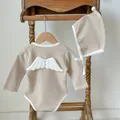 Babyboxpakje met stippenprint, afneembare engelenvleugels en bijpassende babymuts - 80 / Khaki