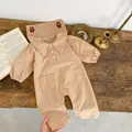 Baby-Strampler-Set in Apricot mit bestickter Bärenmütze und Vintage-Kragen-Detail - 66cm / Oberteil Und Unterteil / Braun