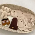 Conjunto de algodón waffle para bebé en color beige con estampado de ositos y accesorios - 73 / Marrón