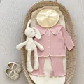 Set cardigan in maglia rosa e pantaloni a zampa per neonata con accessori carini - Rosa / 73cm