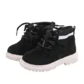 Detailansicht der schwarzen Kinder-Winterstiefel mit Fleecefutter und rutschfester weißer Sohle - Größe 21 Innenlänge 13cm / Schwarz