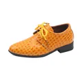 Details von Jungen Lederschuhen in Orange mit eleganter Krokodilmuster-Oberfläche - Größe 21 Innenlänge 15.5cm / Kurkuma