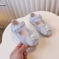 Silver glitter princess shoes for girls with lace pearls and rabbit bow decoration - EU 21 / Silver