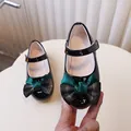 Mädchen Mary Janes aus schwarzem Lackleder mit zweifarbiger Schleife und Klettverschluss - Größe 21 Innenlänge 13cm / Schwarz