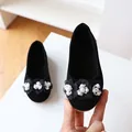 Elegant black suede girls' flat shoes featuring 3D mesh flowers with pearl centers - Size 21 (13.5cm) / Black (Y556)