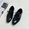 Zapatos Oxford de charol negro para niño con detalles de grabado tipo cocodrilo - Talla 26 Longitud Interior 18cm / Negro (902)