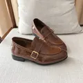 Classic brown crocodile pattern loafers for boys with metal buckle and flat sole - Size 21 (Inner 15.5cm) / Brown