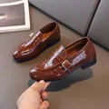 Klassische dunkelbraune Jungenschuhe mit Krokoprägung und goldener Schnalle für Feste - Größe 21 (Innen 15.5cm) / Braun