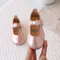 Sparkly pink girls Mary Jane princess shoes with three delicate 3D flower appliqués - Size 21 (13.5cm) / Embroidered Mary Jane Princess Shoes (567) / Bright Pink (567)