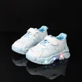 Mädchen LED Leuchtschuhe mit Schmetterlingsmotiv und atmungsaktiver weicher Sohle - 21-25 / Blau