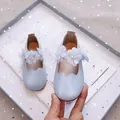 Elegant light blue girls' princess shoes with tulle flowers and pearl accents - EU 21 / Blue