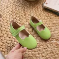 Grasgrüne Mary Jane Lederschuhe für Mädchen mit Wellenrand und Klettverschlussriemen - Grün (2578)