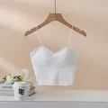 Top blanco con cuello en V, almohadillas integradas y dobladillo ancho para mujer - S / Blanco