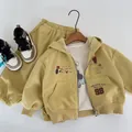 Survêtement enfant jaune gingembre, t-shirt blanc et baskets montantes à plat - 90cm / Jaune