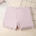 Pantaloncini di sicurezza rosa chiaro per bambine in cotone con pizzo e fiocco - M / Viola Chiaro