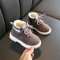Stivaletti invernali per bambini in camoscio kaki con fodera felpata e suola bianca antiscivolo - 21 / Grigio Foderato