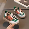 Sneakers per bambini con blocchi di colore marrone e verde e suole in gomma - EU 21 / marrone cachi
