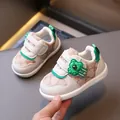 Scarpe velcro per bambini beige e marroni con grazioso accessorio orso 3D verde - Verde