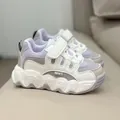 Sneakers per bambini in mesh bianco e viola con velcro e suola ondulata antiscivolo - 21 / Viola