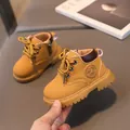 Gelbe Kinder-Stiefeletten mit weicher Gummisohle und niedlichem Cartoon-Aufnäher - Gelb