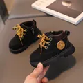 Schwarze Baby-Stiefeletten mit Reißverschluss und rutschfester Gummisohle für den Herbst - 17 / Schwarz