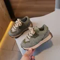 Armeegrüne atmungsaktive Mesh-Schuhe für Jungen mit rutschfesten Retro-Gummisohlen - EU 27 / A6 Grün