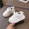 Sneakers bianche traspiranti per bambini con velcro e suola a zeppa antiscivolo - Taglia 22 Lunghezza Interna 13.5cm / Bianco avorio