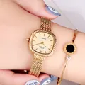 Élégante montre à quartz carrée dorée pour femmes avec cadran motif blé et maille - Boîtier Doré Cadran Doré