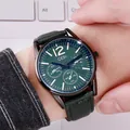 Montre GEDI pour homme avec cadran vert foncé et bracelet en cuir assorti de style décontracté - Boîtier noir, chiffres blancs, cadran vert, bracelet en cuir vert