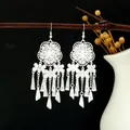Orecchini a nappa lunga in argento con motivo floreale traforato in stile etnico Miao - Nappa in Piastra di Metallo con Motivo Floreale (E4615-1) / Argento