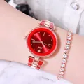 Elegante rotgoldene Damenuhr mit rotem Zifferblatt und passendem Strassarmband - Roségold Gehäuse Rotes Zifferblatt Rotes Band