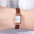 Montre à quartz pour femme avec boîtier rectangulaire en or rose et bracelet en cuir marun - Boîtier Or Rose Cadran Blanc Bracelet Café