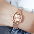Montre carrée élégante en or rose pour femme avec bracelet en maille milanaise - Boîtier Or Rose Cadran Or Rose Bracelet en Maille Or Rose